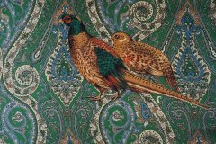 ткань шелковый твил хвойно-зеленого цвета с пейсли и фазанами (купон)  Италия
