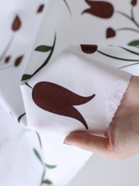 ткань белый хлопок с тюльпанами