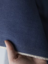 ткань джинса из хлопка синего цвета