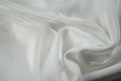 ткань белый шелк с жаккардовой фактурой Италия