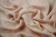 ткань шелковое кади персикового цвета кади шелк однотонная персиковая Италия