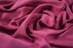 ткань кади из шелка пастельного ягодного цвета Италия