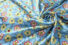 ткань голубой атлас с ромашками атлас шелк цветы голубая Италия
