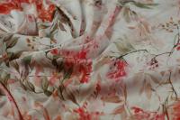ткань белый шелковый сатин с красными акварельными цветами