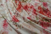ткань костюмно-плательный сатин с красными цветами