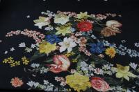 ткань черный шелк с яркими цветами (купон)