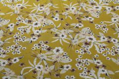 ткань горчичный штапель с белыми цветами штапель вискоза цветы желтая Италия