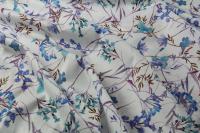 ткань хлопковый поплин с голубыми цветочками и эластаном