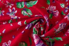 ткань пальтовая ткань с жаккардовым рисунком из роз на красном фоне Италия
