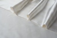 ткань дюшес молочно-белого цвета с сероватой полоской