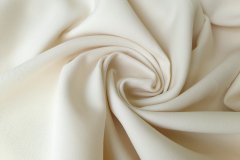 ткань креповая шерсть сливочно-молочного оттенка креп шерсть однотонная белая Италия