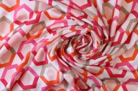 ткань вискоза с геометрическим принтом в розово-коричневых и красно-белых тонах