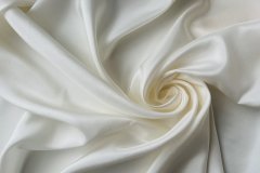 ткань батик натурального белого цвета  подклад шелк однотонная белая Италия