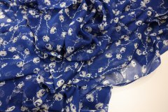 ткань шифон цвета ультрамарин с белыми цветами шифон шелк цветы синяя Италия
