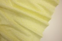 ткань шитье выбеленного лимонного цвета в горошек