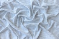 ткань белый шелк в мелкую полоску синего и голубого цвета