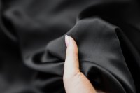 ткань атлас шелковый черного цвета