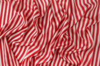 ткань шелковый атлас в красно-белую полоску в 2х кусках: 1.35м и 2.15
