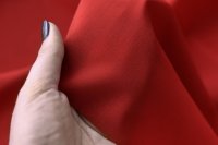ткань тонкая костюмная шерсть ярко-красного цвета