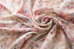 ткань лен с розовыми цветами и зелено-коричневыми листьями на бледно персиковом фоне костюмно-плательная лен цветы розовая Италия