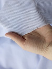 ткань белый хлопок в узенькую голубую полосочку