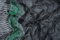 ткань шифон с черно-зеленым рисунком