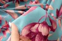 ткань  бирюзовый крепдешин с цветами