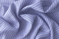 ткань светло-сиреневый лен с голубым оттенком в фиолетовую полоску 