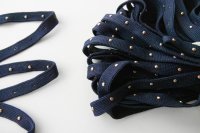  темно-синий шнурок с металлическими элементами