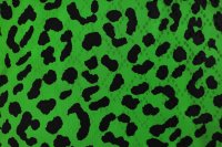 ткань жаккардовый атлас зеленого цвета с леопардом