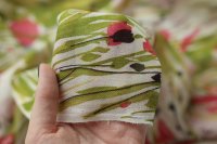 ткань вискоза для шитья с цветами и листьями