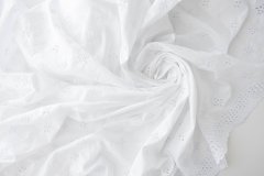 ткань белое шитье с цветочками (по всему полотну) Италия
