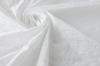 ткань шитье белого цвета с крупными цветами