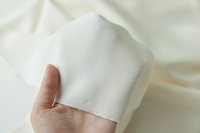ткань костюмный шелк молочного цвета