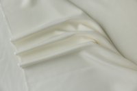 ткань костюмный шелк молочного цвета