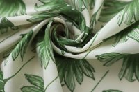 ткань батист с зелеными цветами