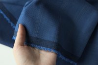 ткань ярко-голубая костюмная шерсть в полоску