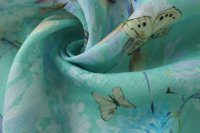 ткань мятный лен с цветами и бабочками