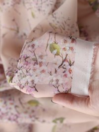 ткань нежно-розовый шифон с цветами вишни