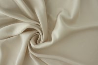 ткань сатин цвета топленого молока (в двух отрезах: 1.85м и 5.35