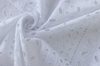 ткань шитье белое в полоску с цветами