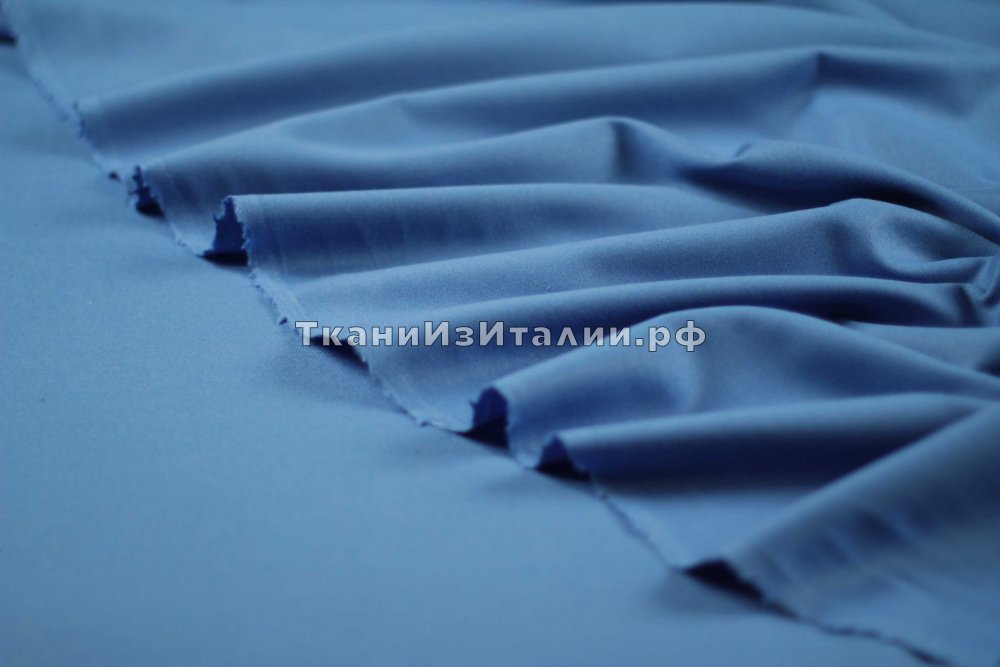 ткань шерсть василькового цввета, костюмно-плательная шерсть однотонная синяя Италия
