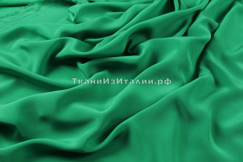 ткань крепдешин изумрудного цвета, крепдешин шелк однотонная зеленая Италия