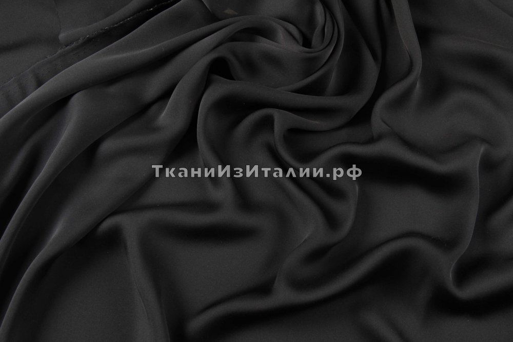 ткань черный шелковый сатин, сатин шелк однотонная черная Италия