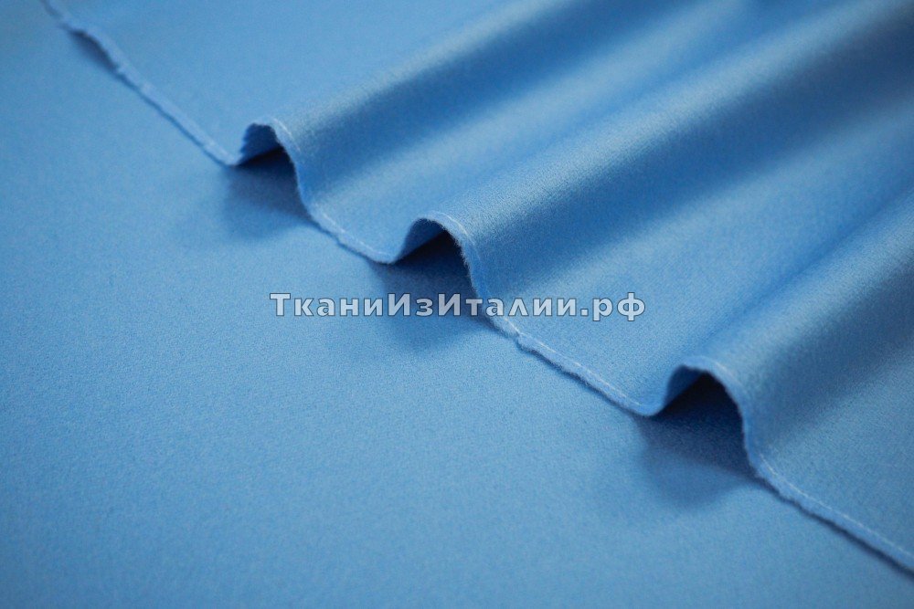 ткань лилово-голубого цвета (Serenity), пальтовые кашемир однотонная голубая Италия