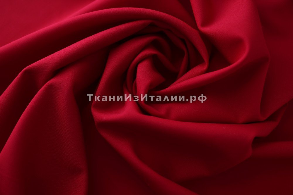 ткань двухслойная атласная шерсть темно-красного цвета, костюмно-плательная шерсть однотонная красная Италия
