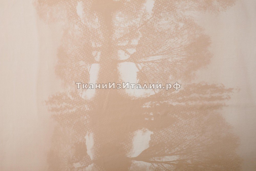ткань атлас телесного цвета с принтом тени деревьев, атлас шелк иные бежевая Италия