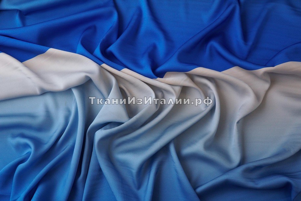 ткань шелковый твил деграде в синих, голубых и белых тонах (купон), твил шелк в полоску синяя Италия