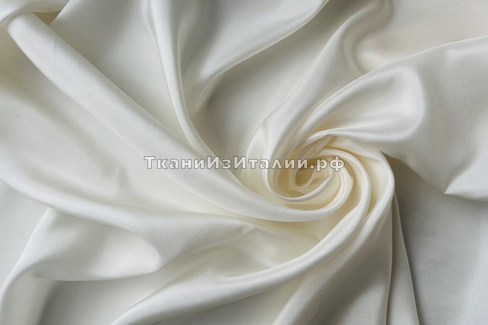 ткань батик натурального белого цвета , подклад шелк однотонная белая Италия