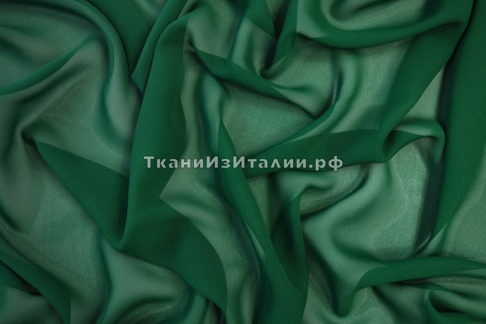 ткань креп-шифон темного изумрудного цвета с хвойным оттенком, крепшифон шелк однотонная зеленая Италия